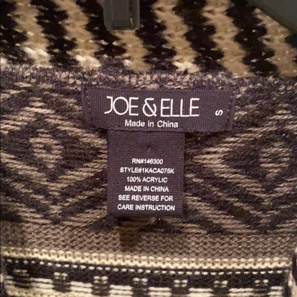 Aztec Print Sweater - Picture 3 of 3